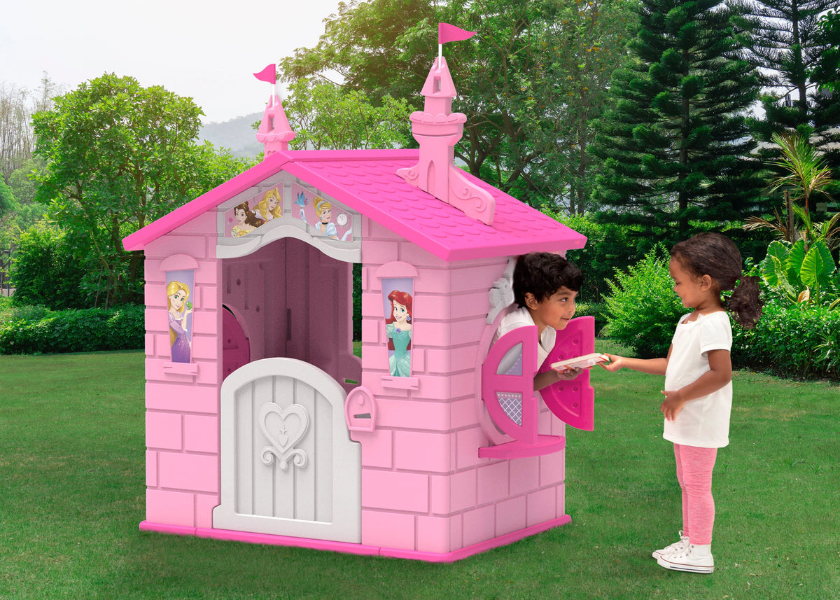 Disney Princess Plastic Indoor/Outdoor Playhouse with Easy Assembly by Delta Children